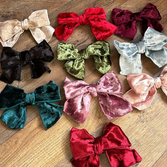 Handmade Velvet Holiday Bow set of 10 - Picture 2 of 3